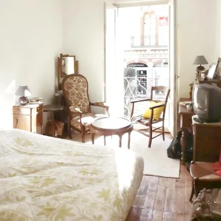 Holiday Rue Saint Ferreol 度假居 *
