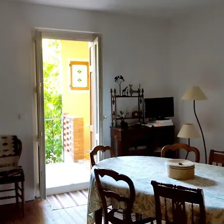 Holiday Rue Saint Ferreol 度假居 塞雷